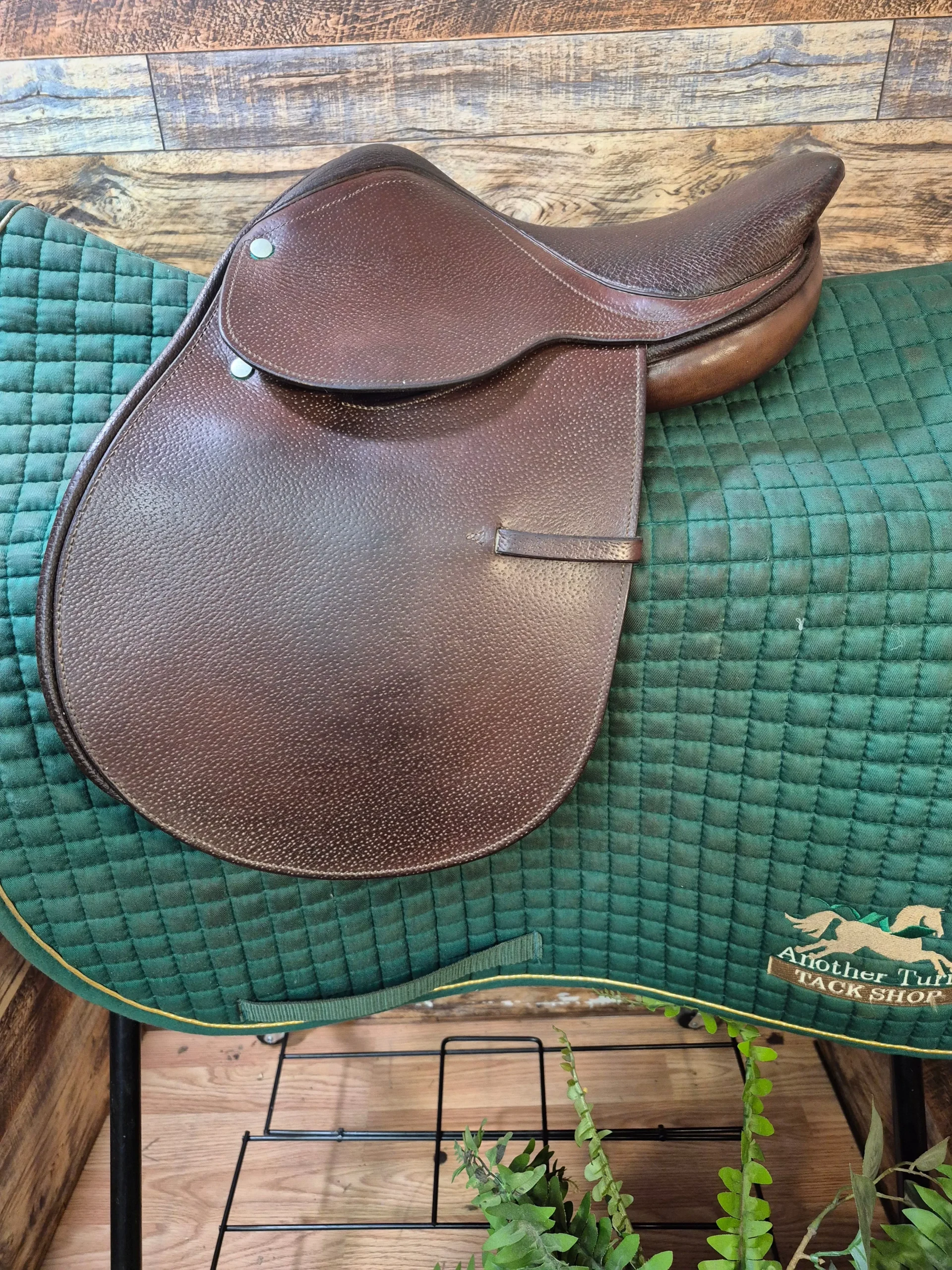 12" Majestic Supreme Close Contact Saddle