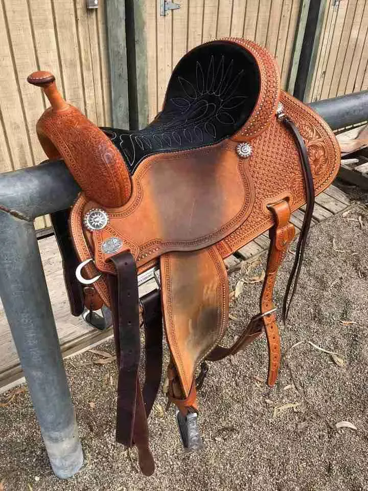 15.5” Martin Crown C barrel saddle