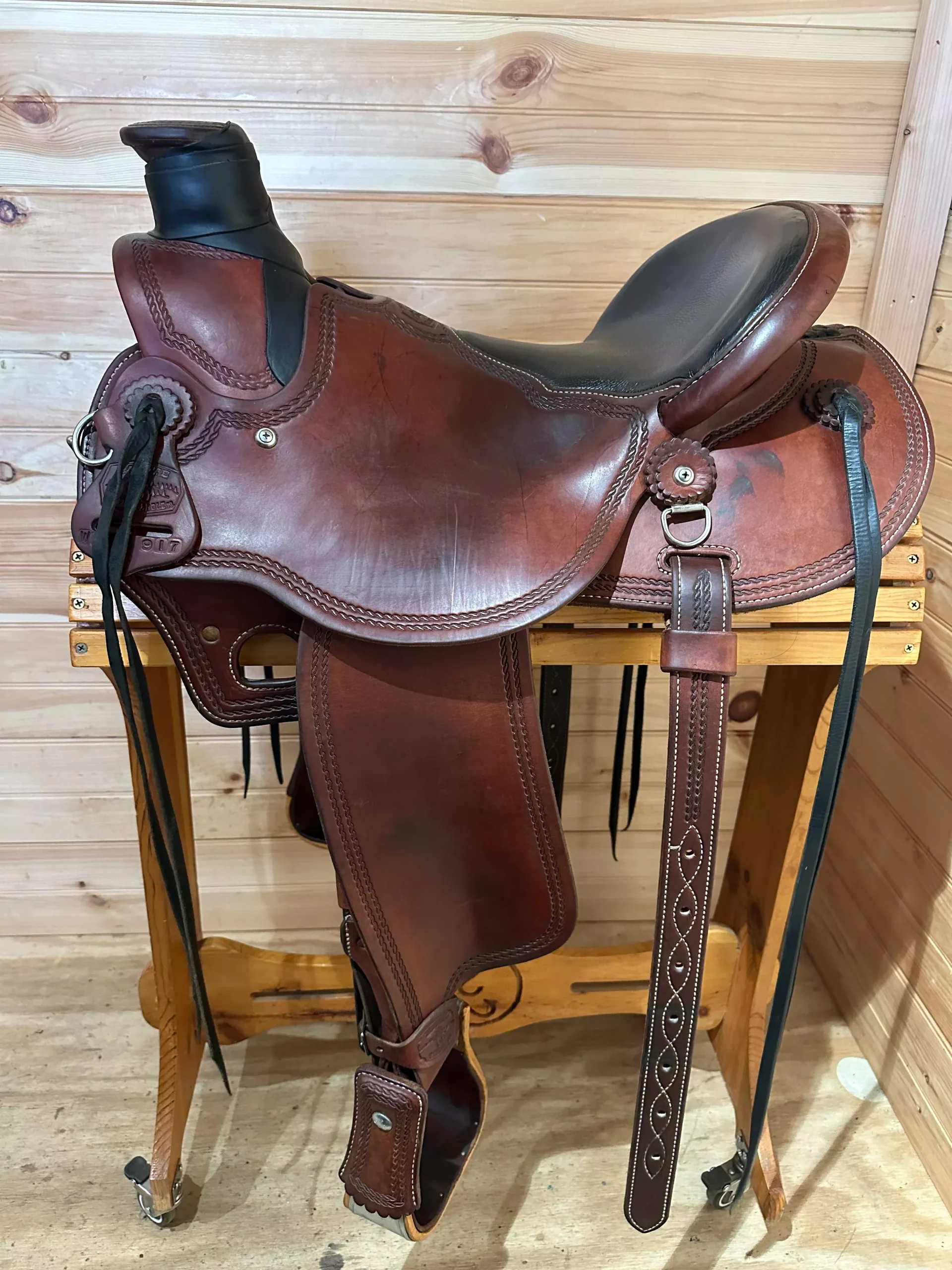 15.5” McCall Mclite Wade Western Saddle W147-917
