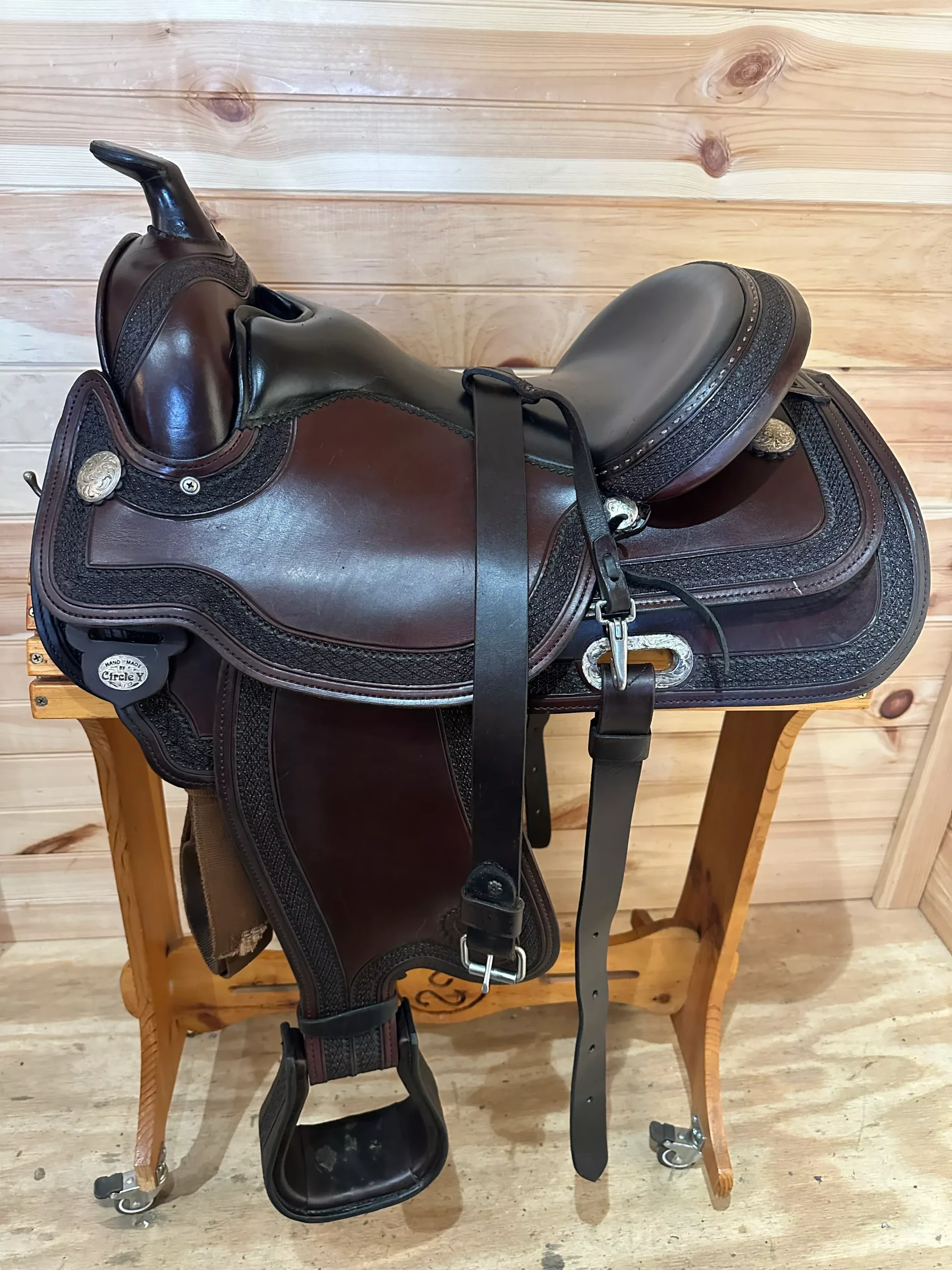 15” Circle Y Arabian Western Trail Saddle Model 2141