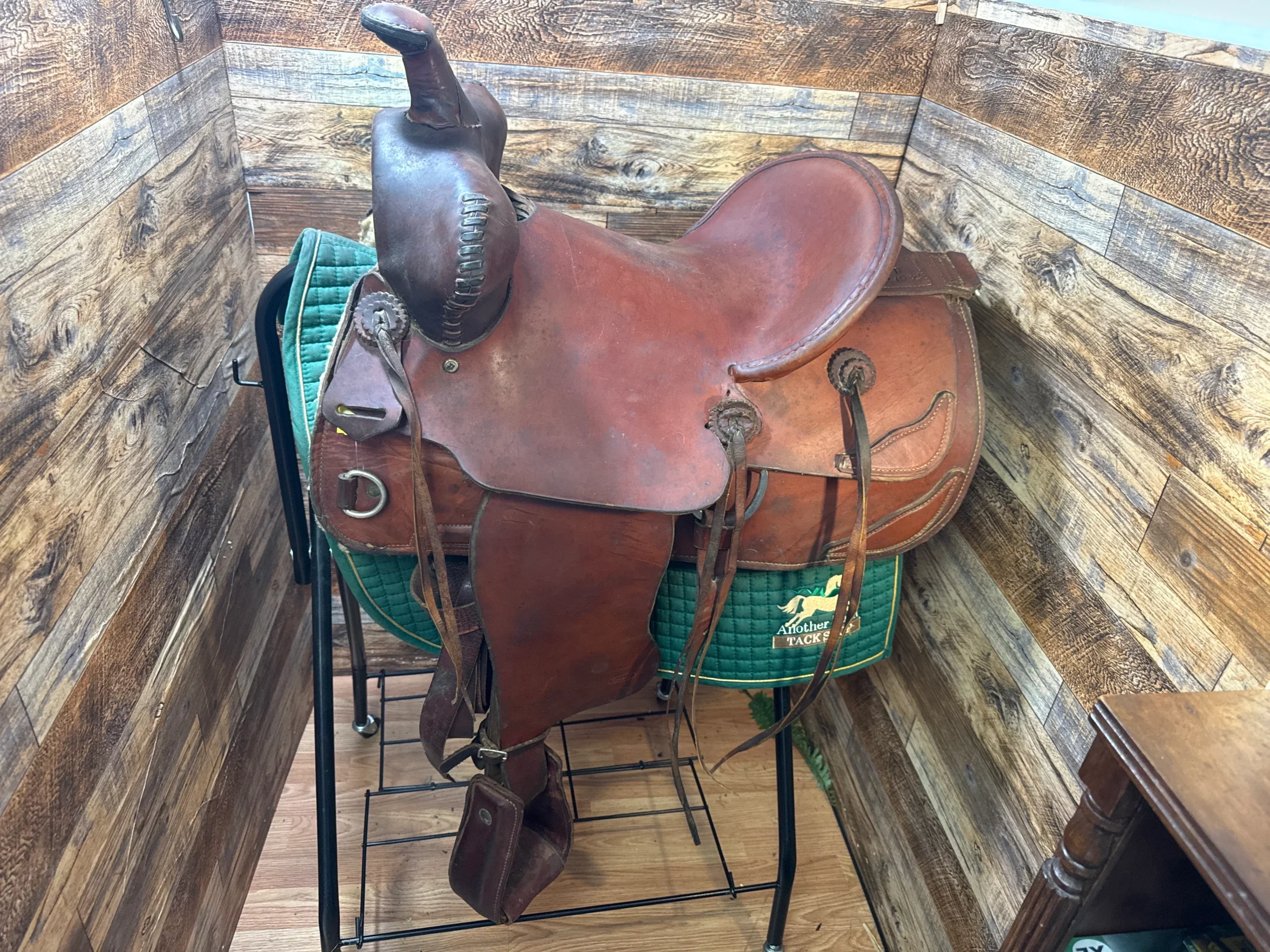 15" Lloyd Holly Western