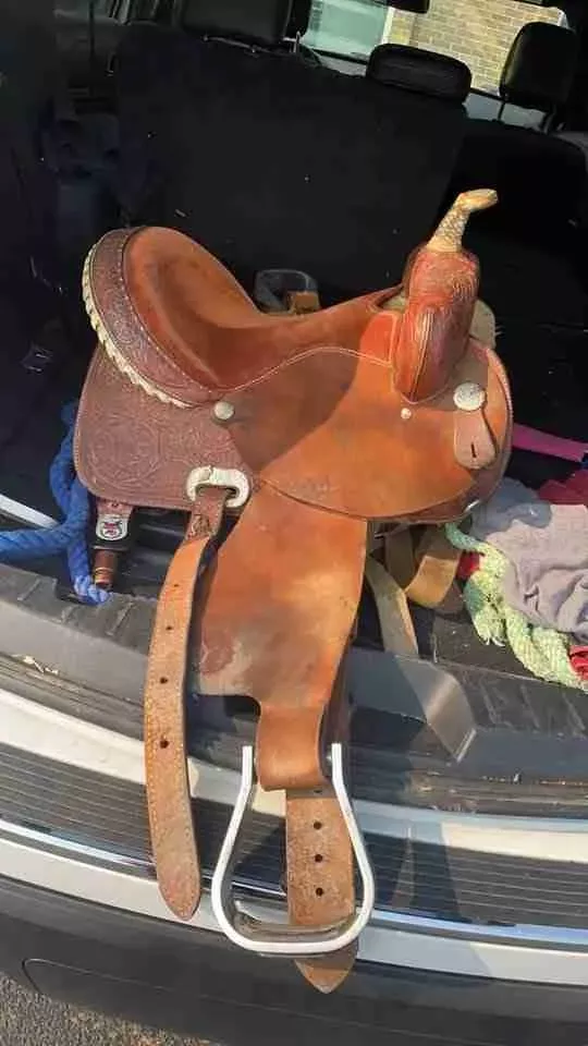 15” Proven circle y barrel saddle