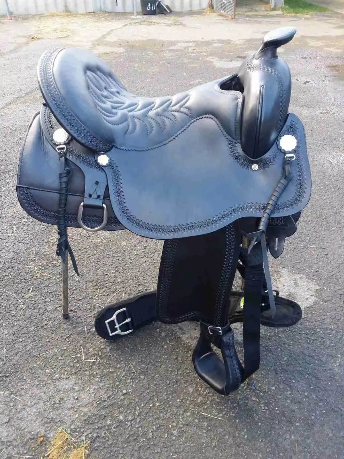 16.5” Western black saddle – Tucker