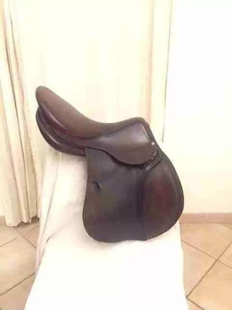 17.5” 2003 Antares Luxury French Jumping Saddle
