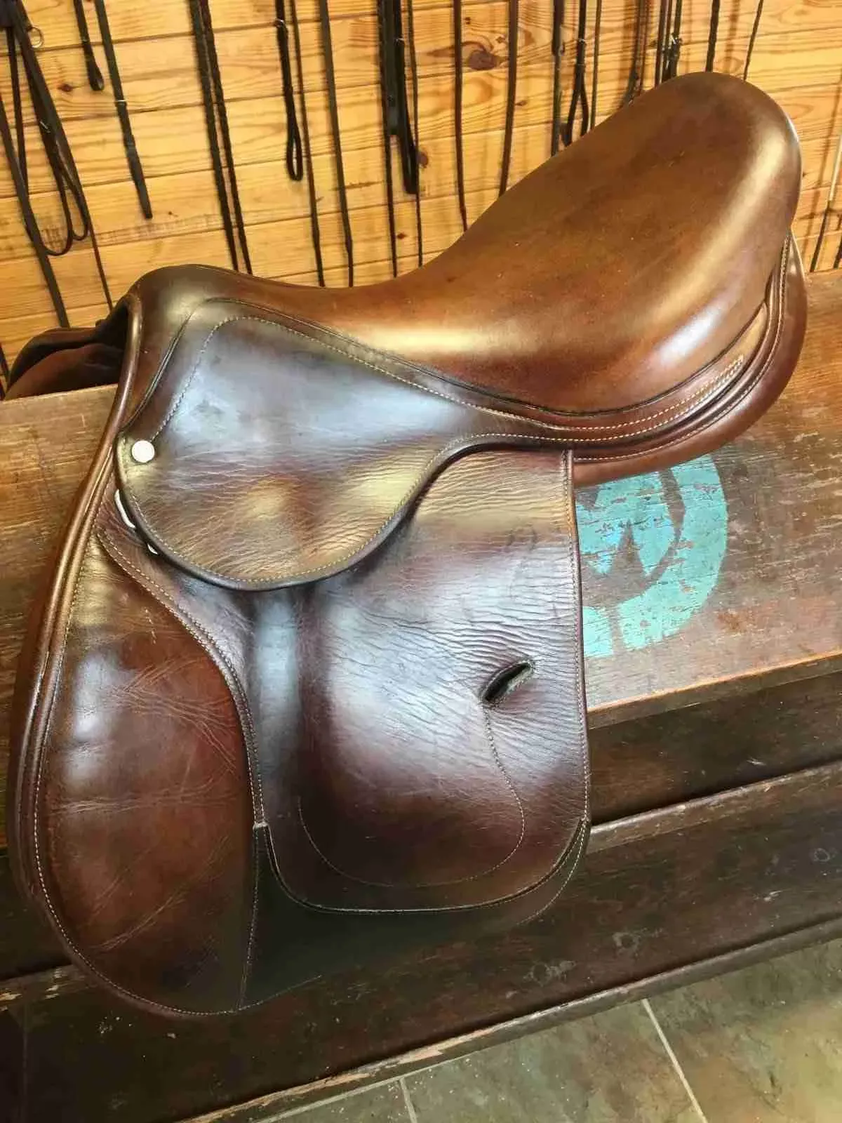 17.5” 2010 Antares Jump Saddle