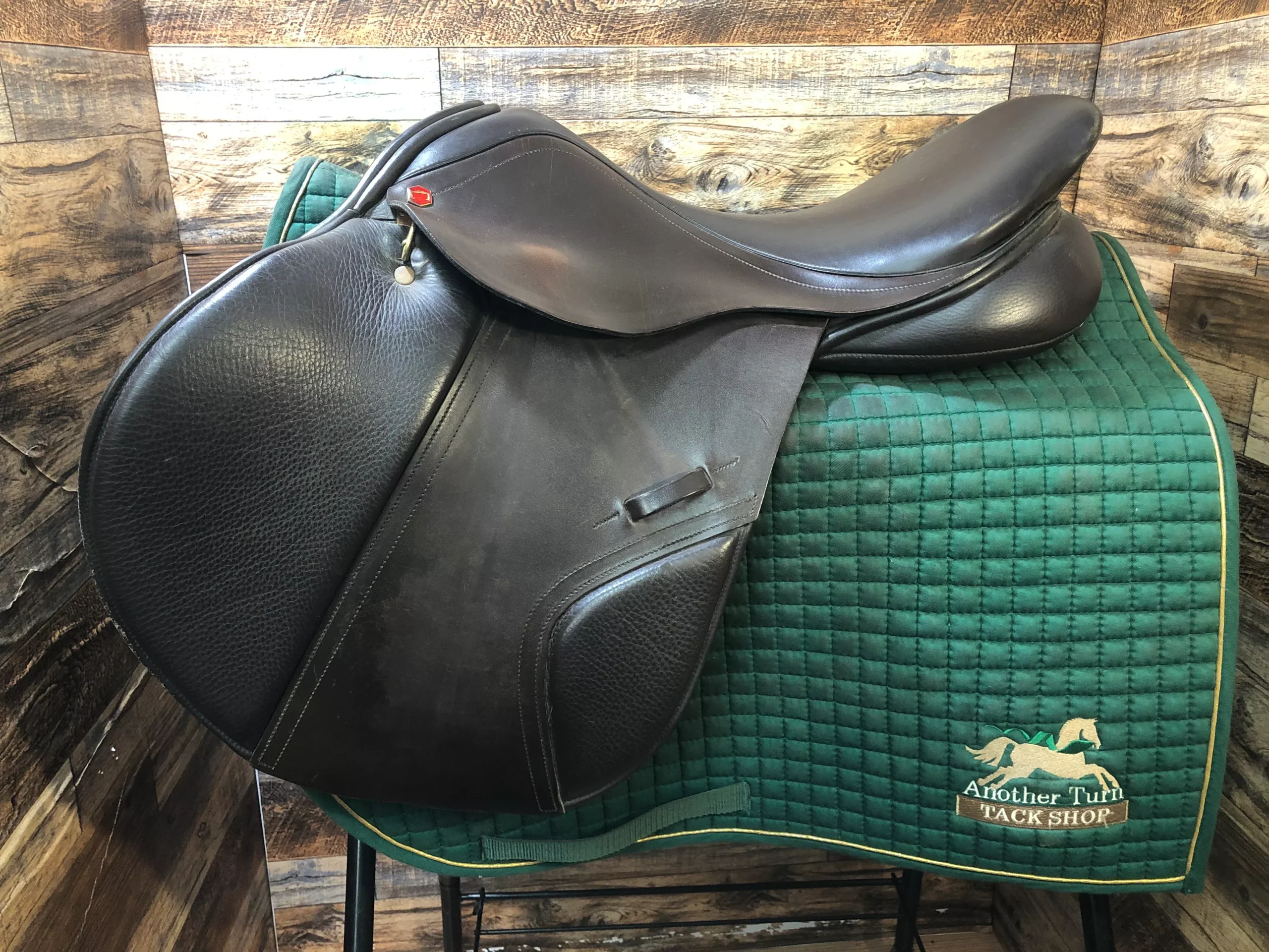 17.5" Albion Legend Jump Saddle MW 66018