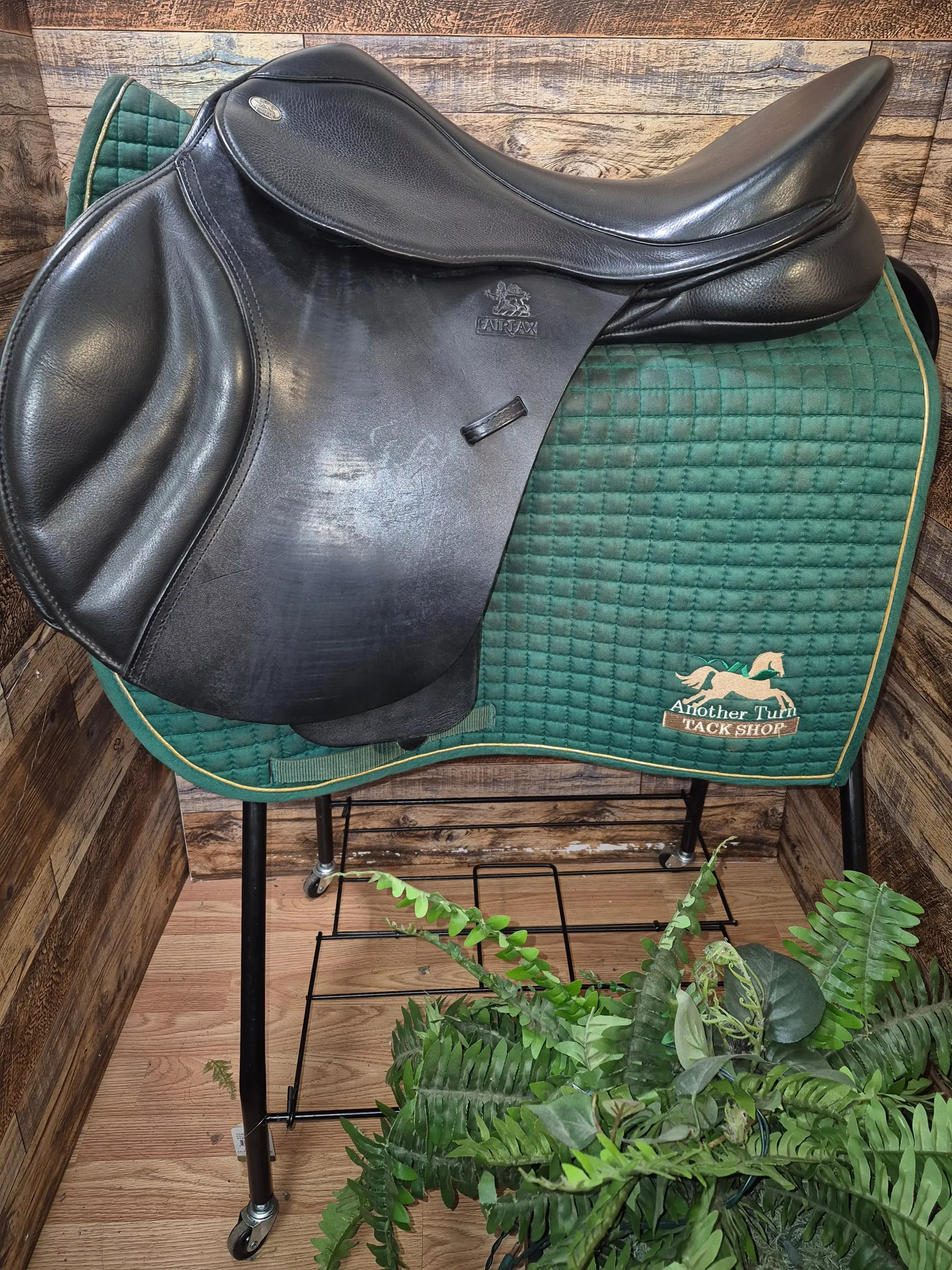 17.5" Fairfax Classic BLACK Jump Saddle