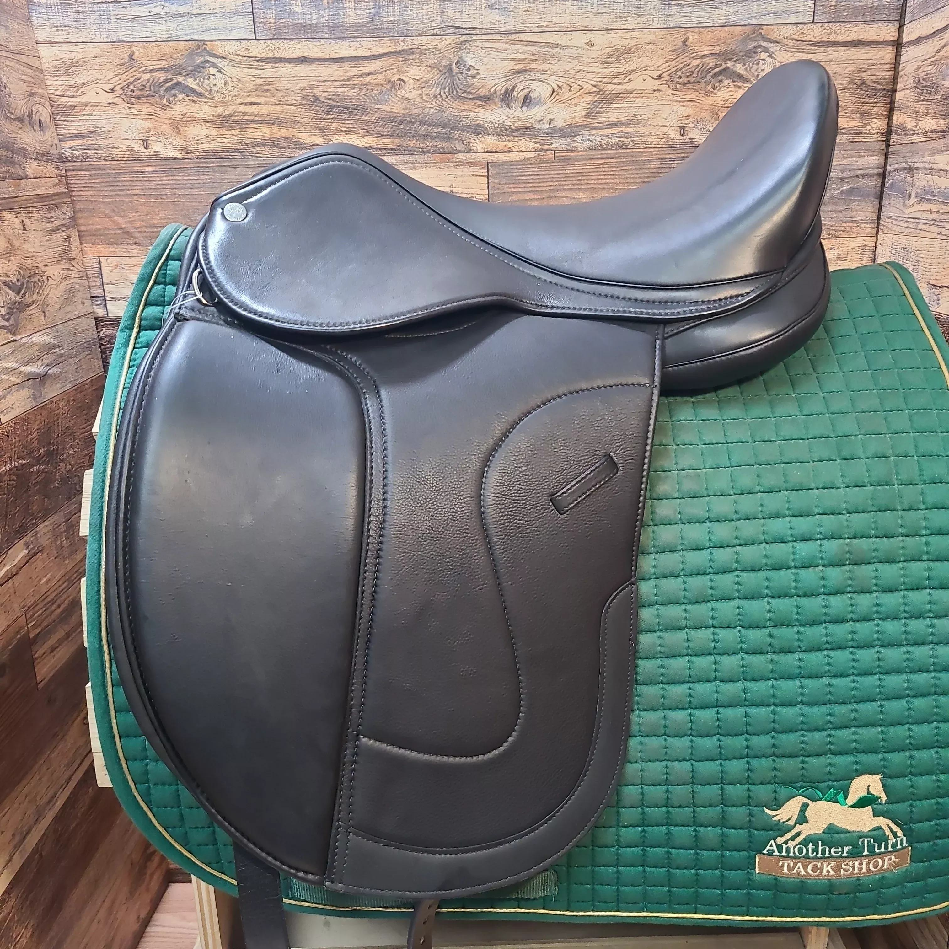 17.5" Flora Dressage