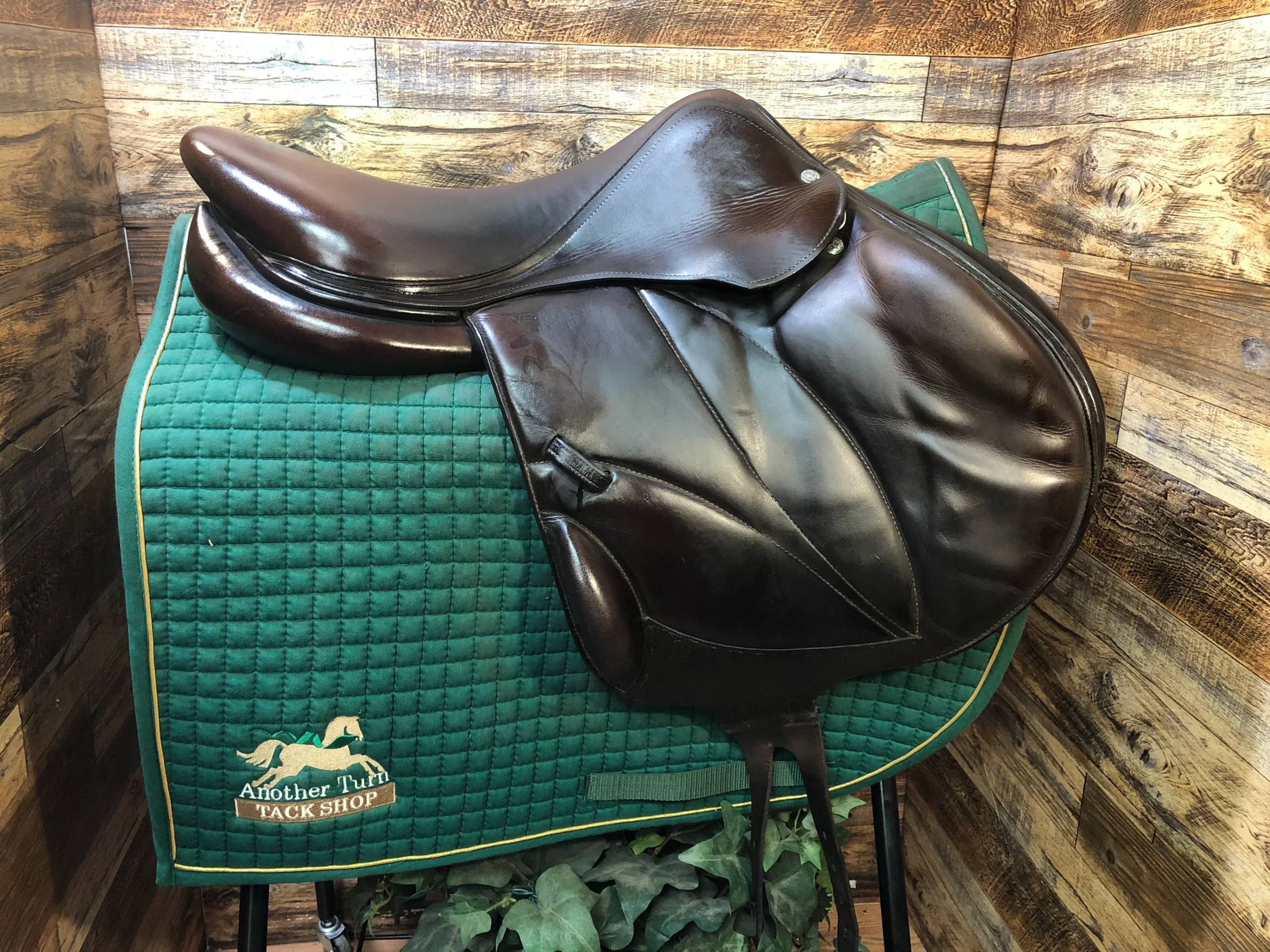 17.5" Voltaire Lexington Saddle