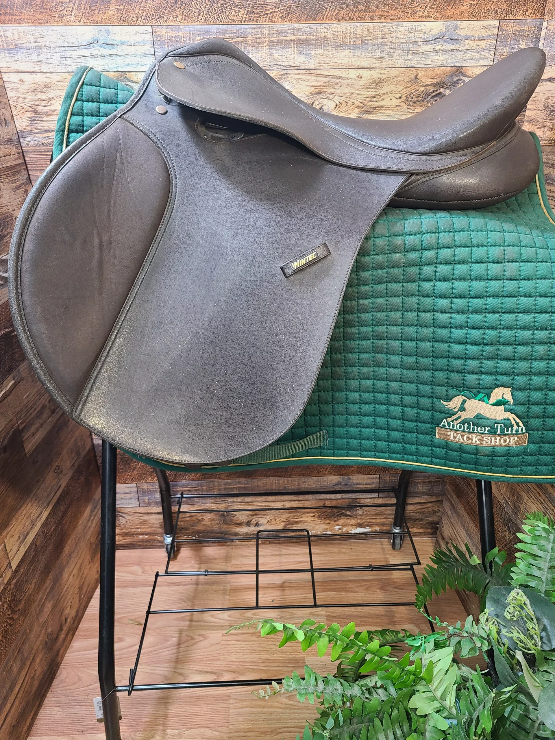 17.5" Wintec All Purpose Saddle-Brown