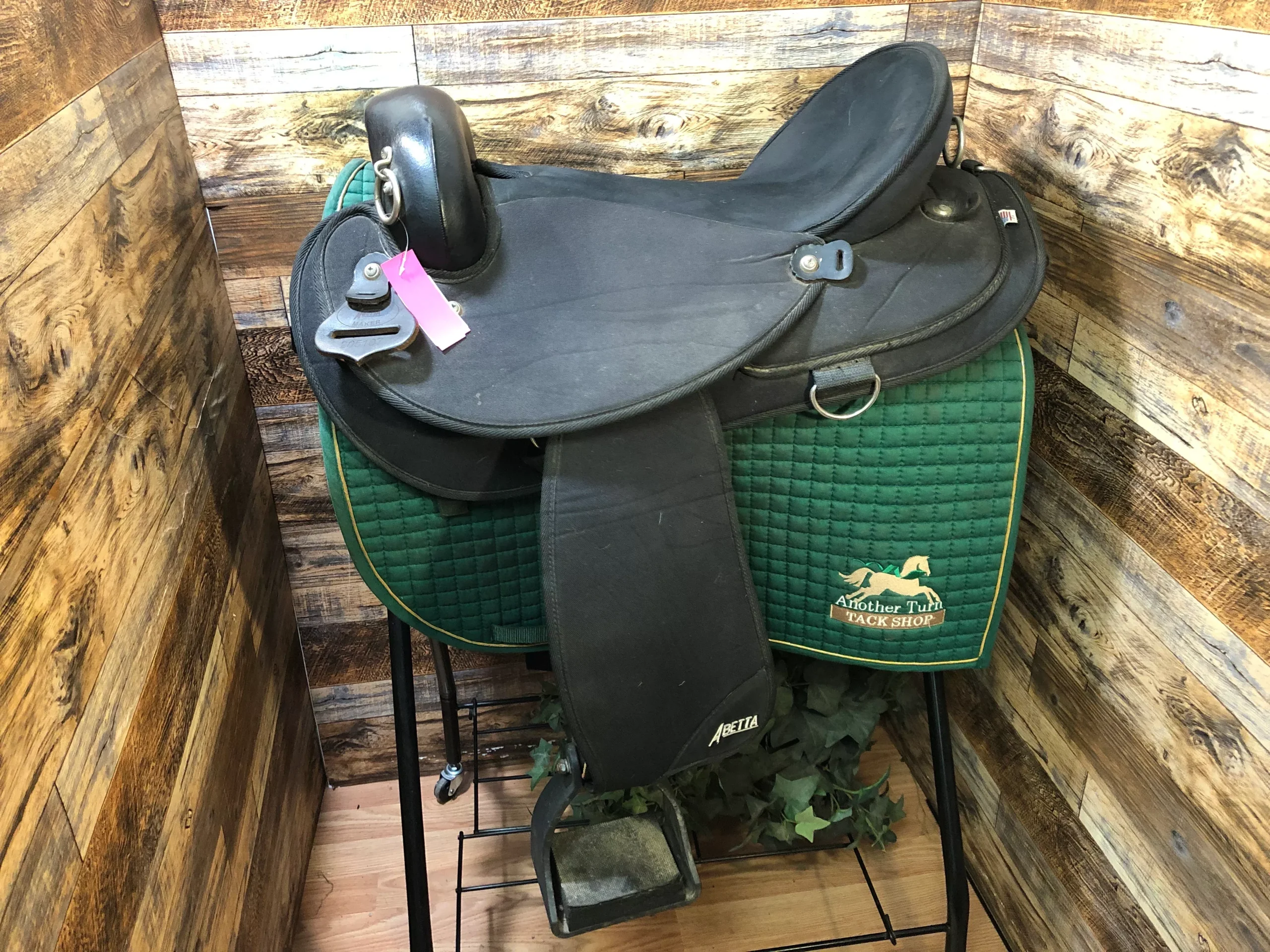 17" Abetta Endurance Saddle