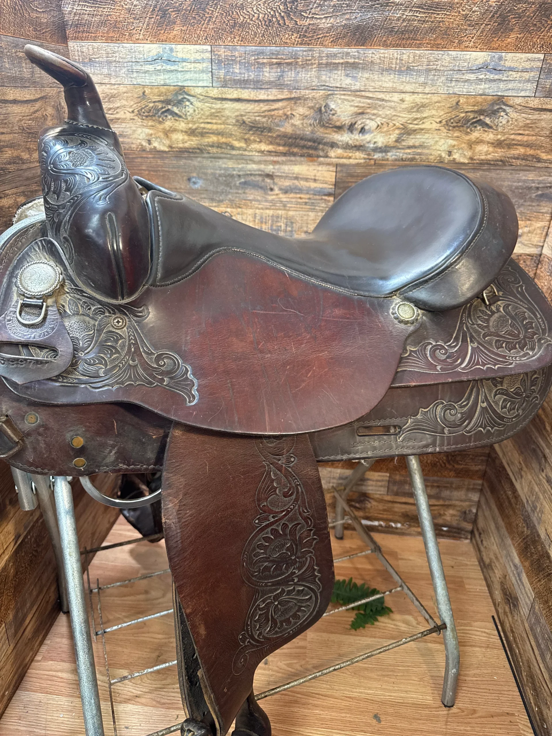 17" Circle Y Western Saddle 397787 8" tree