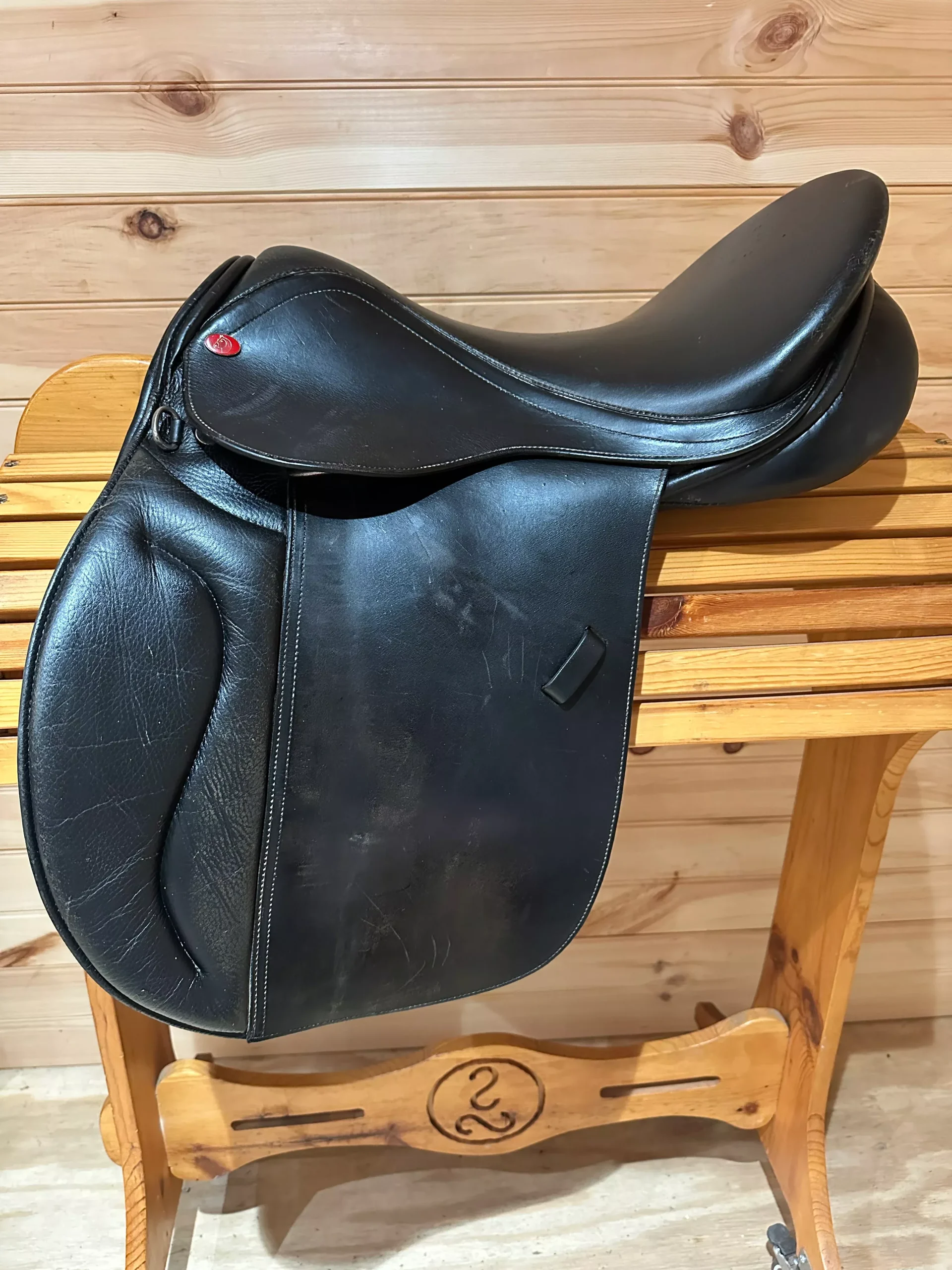 17” Duett Rondo2 Close Contact Jumping Saddle (34cm Wide Tree)