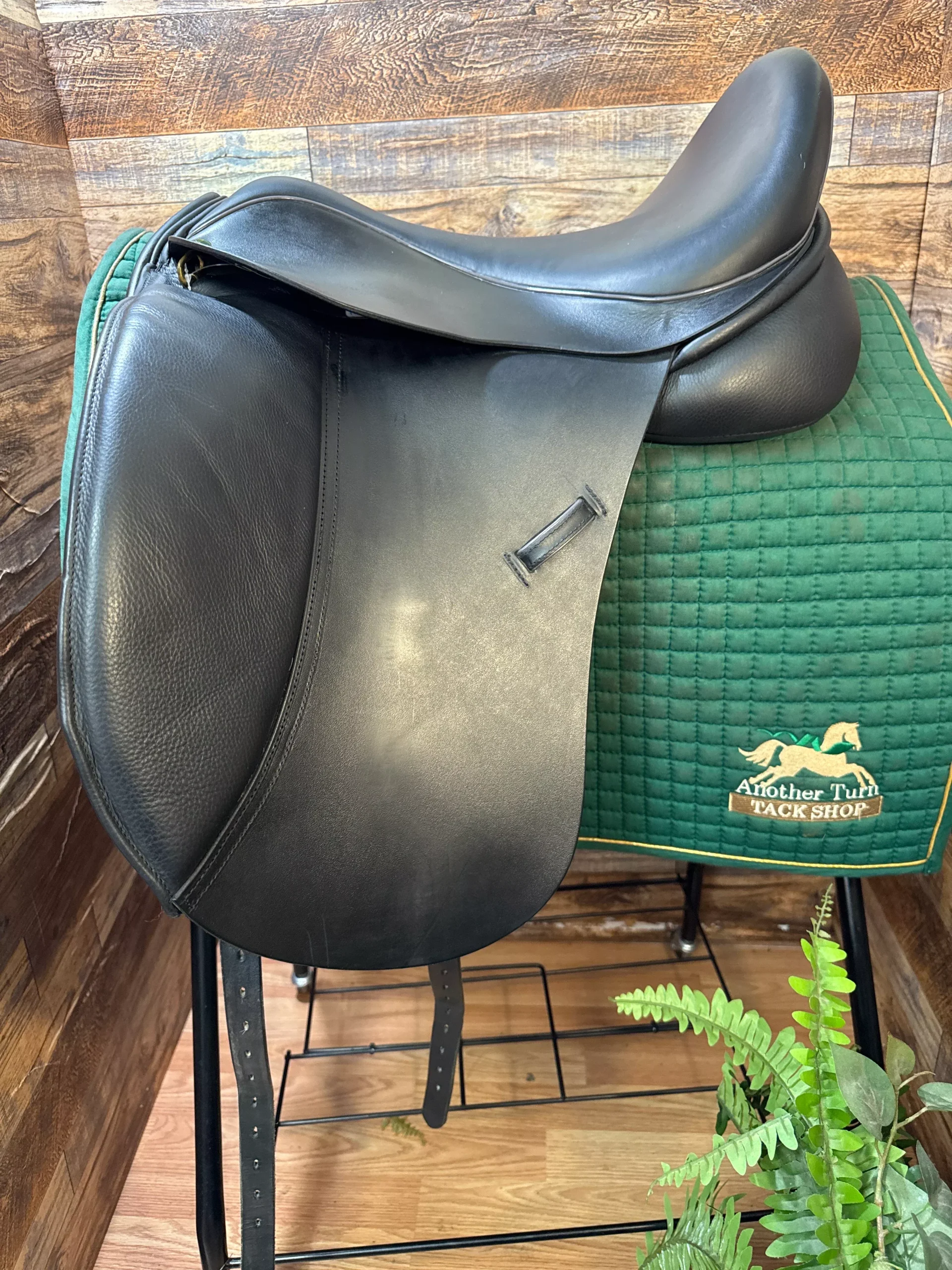17" Ideal Dressage Saddle
