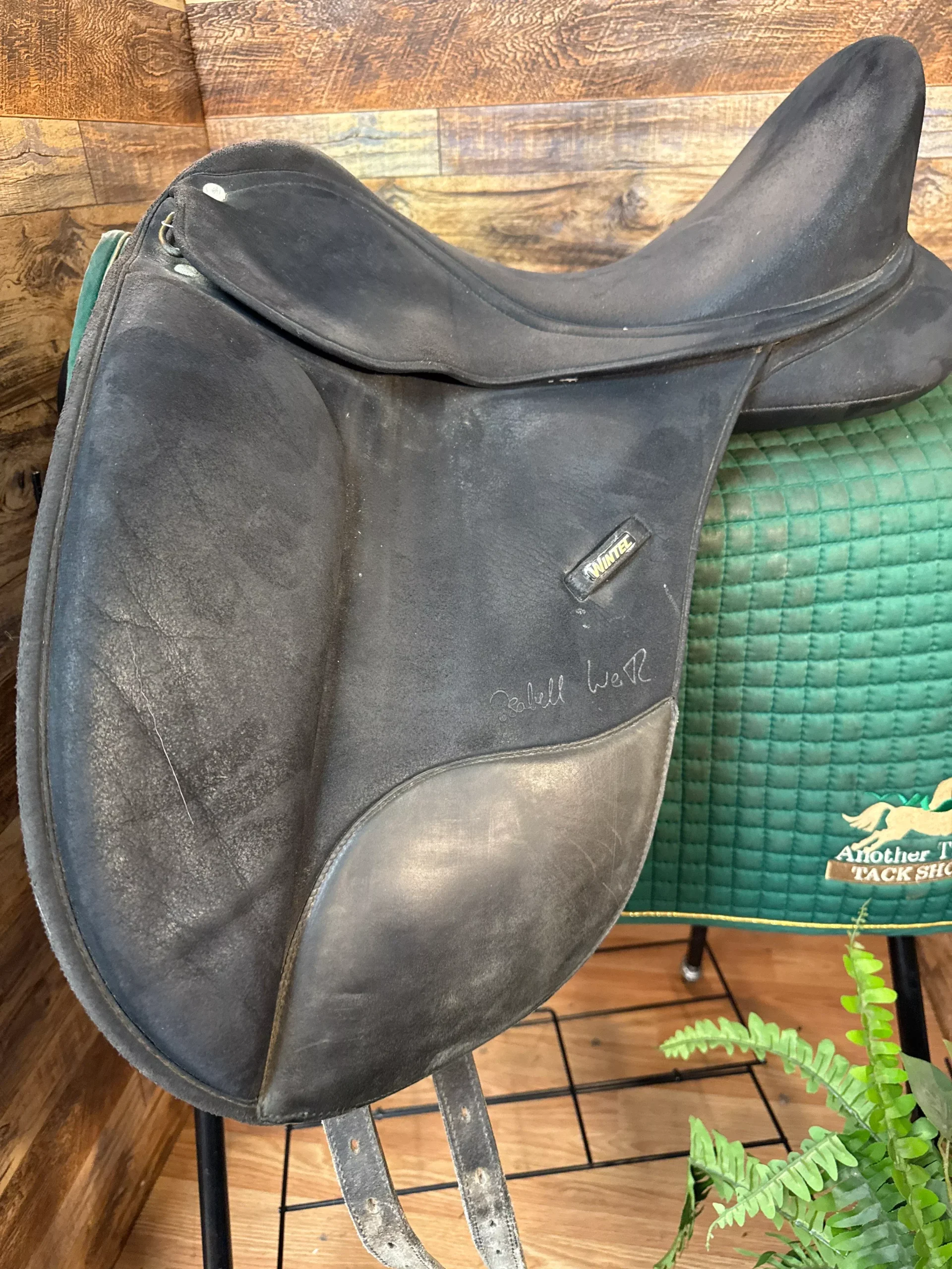 17" Wintec Isabella Dressage Saddle
