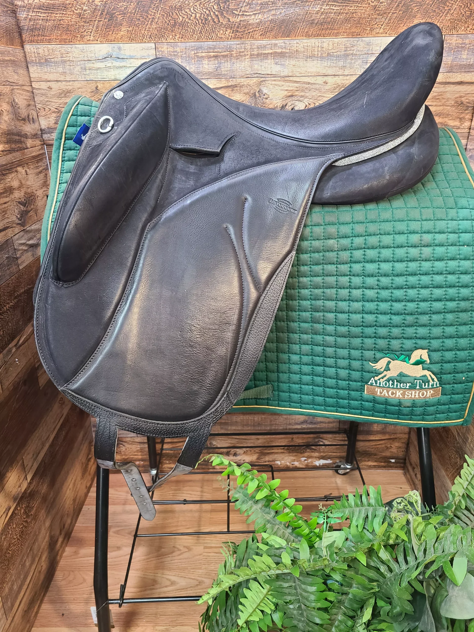 18" Devoucoux Makila Dressage