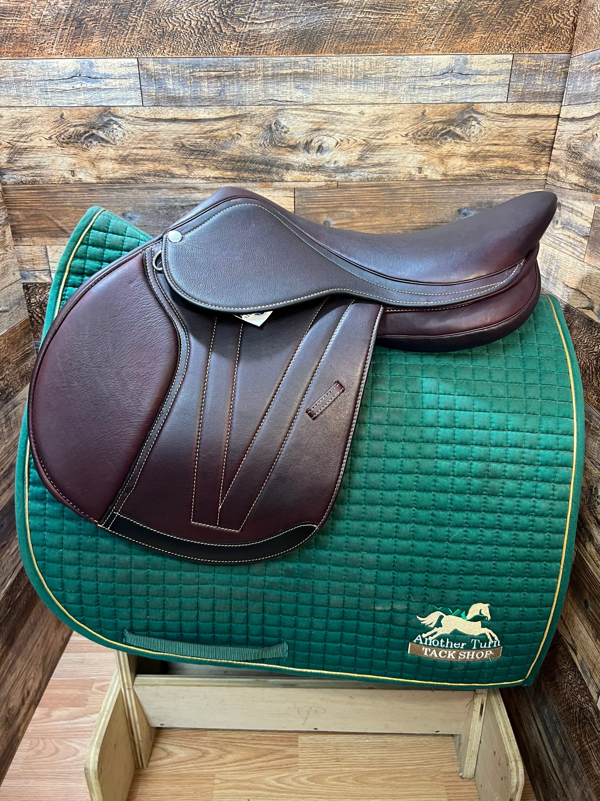 18" Emile DBL Leather Saddle