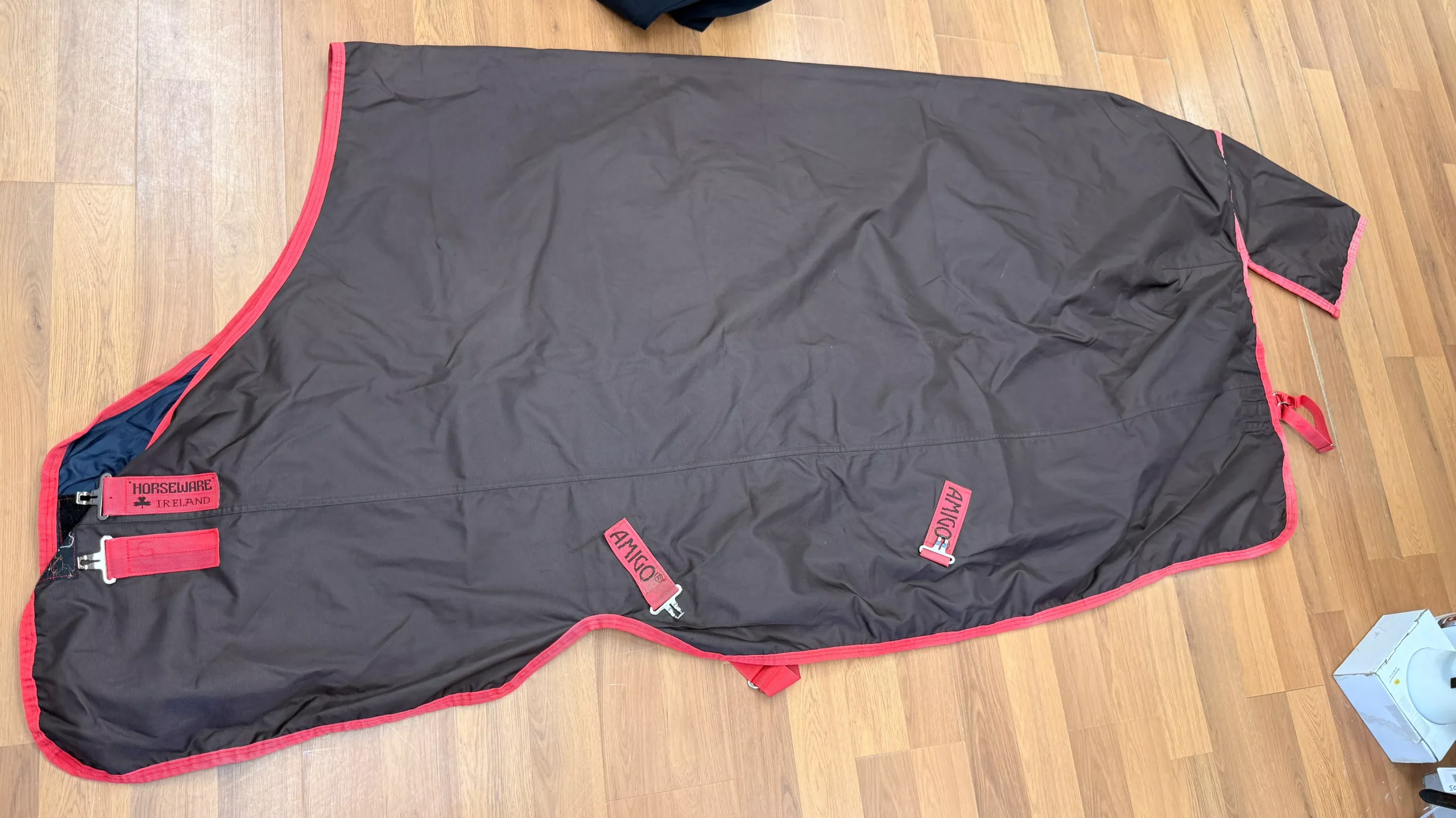 84" horseware Amigo Turn out Brown red piping