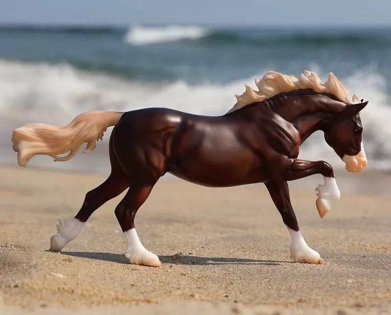 Breyer Surfer's Riptide - Chincoteague Pony