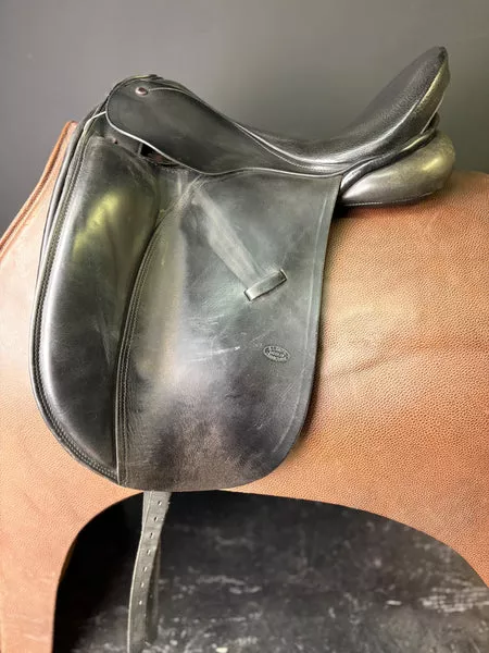 Bruce Smith Dressage Saddle 16