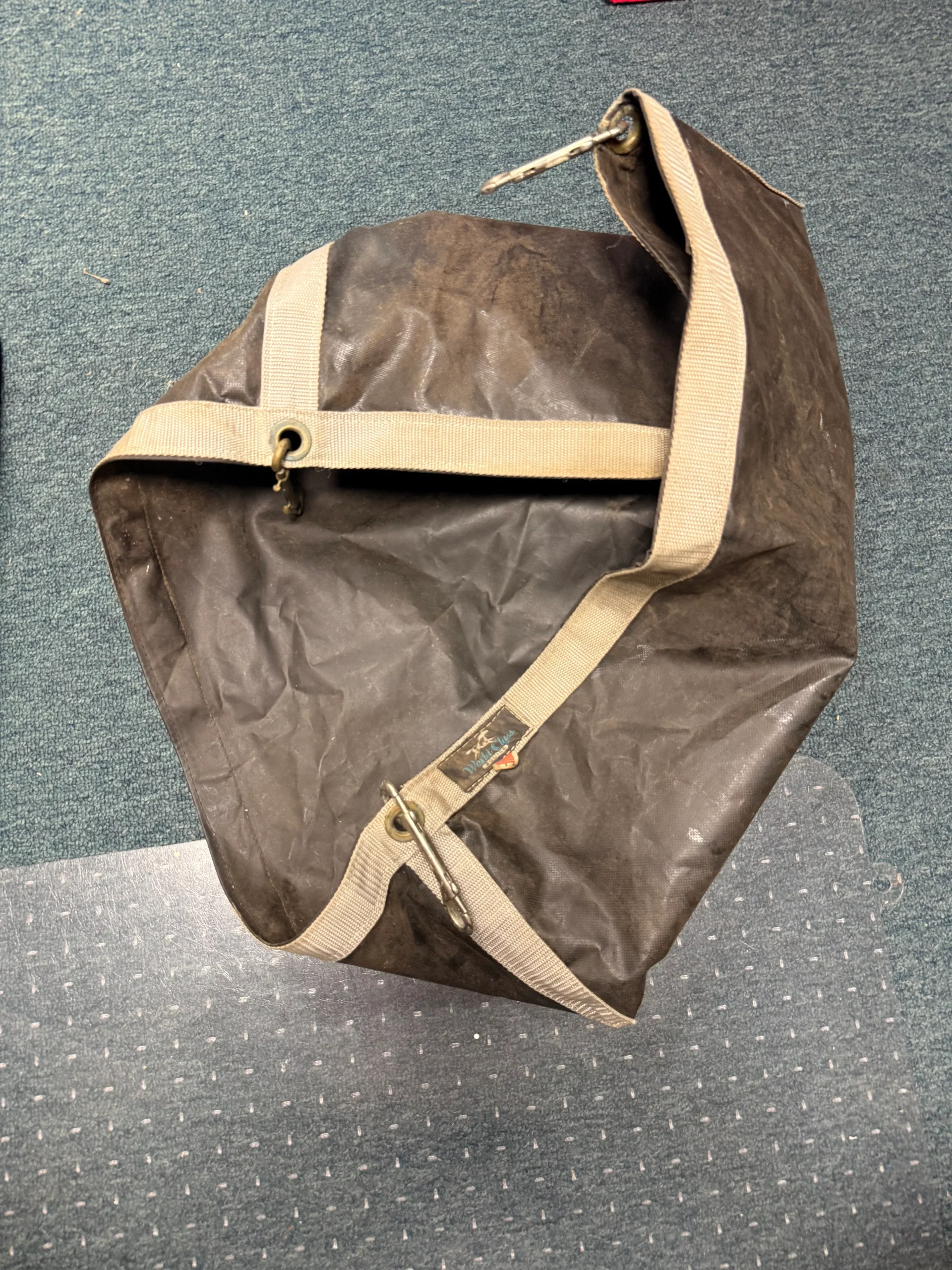 First Class triangle hay manger for trailer or stall