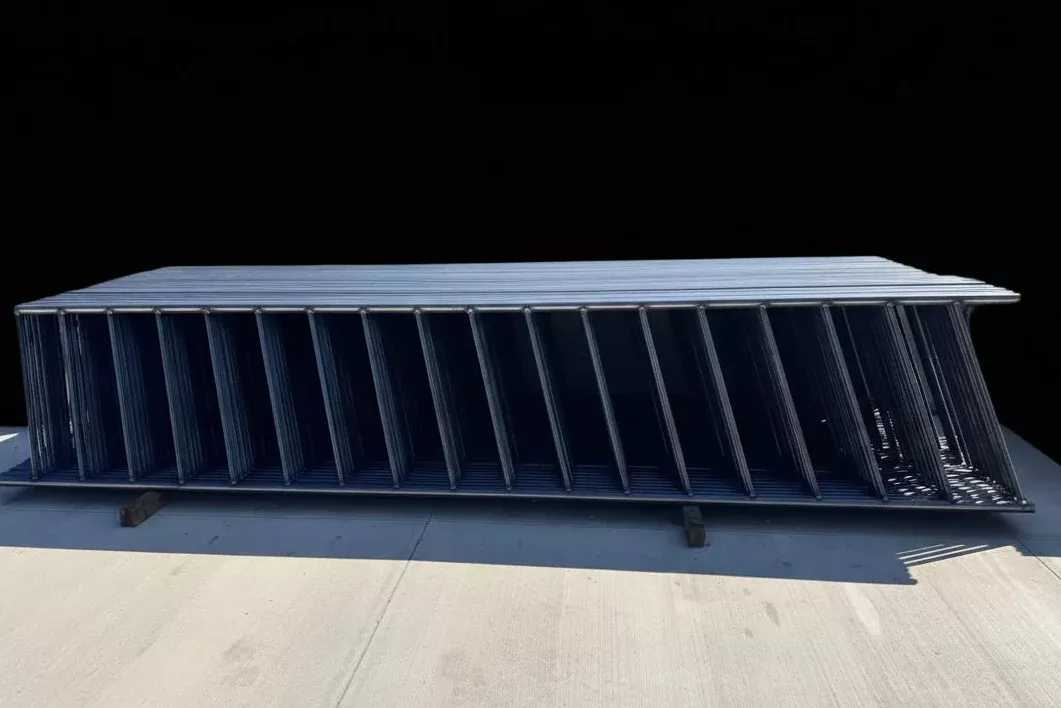 MCE Slanted Manger Feed Panel, 20'