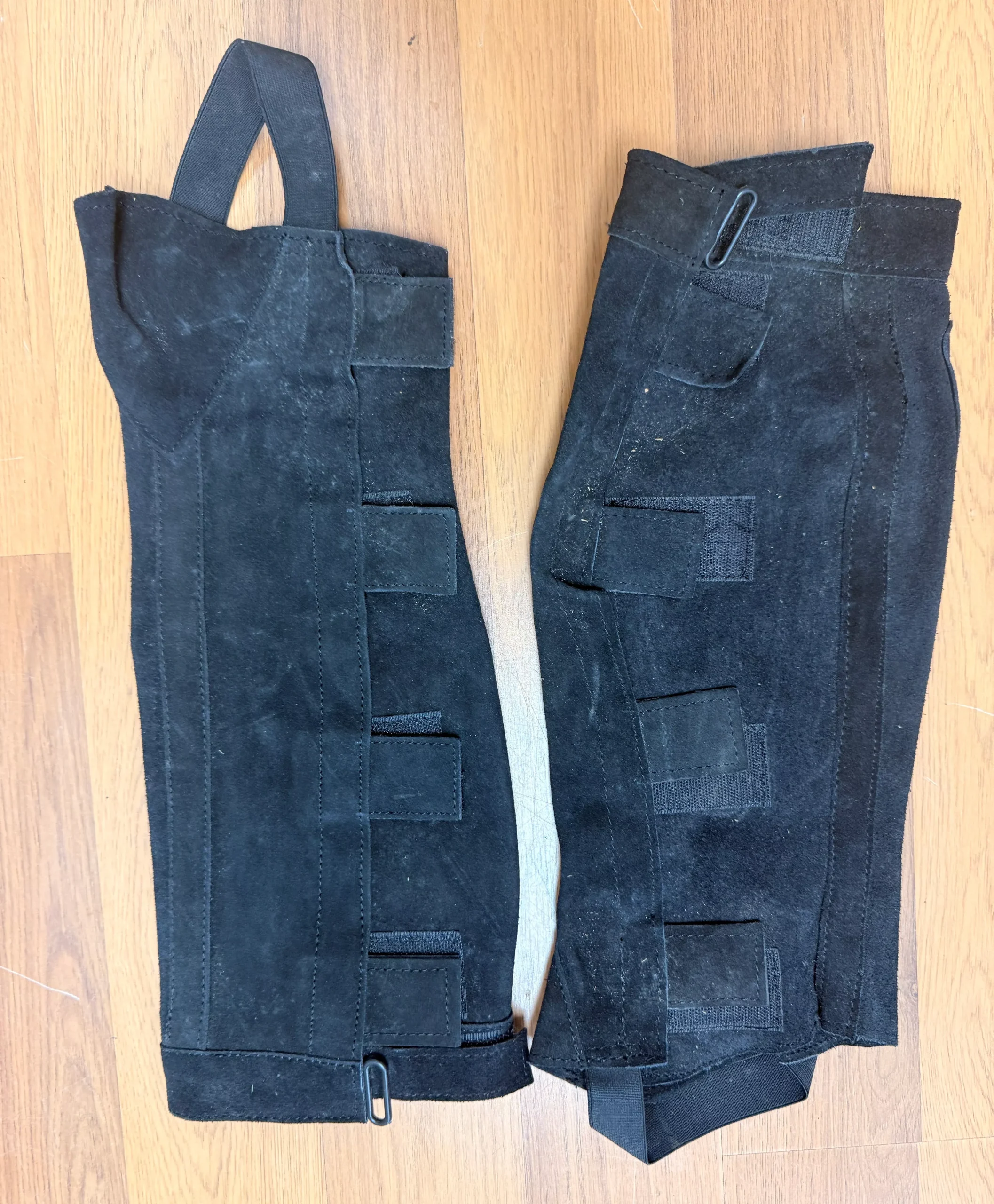 Med Perris Suede Black half chaps