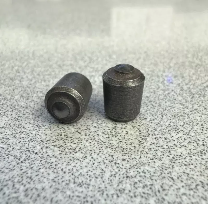 Mustad Plug 13 Studs (conical)