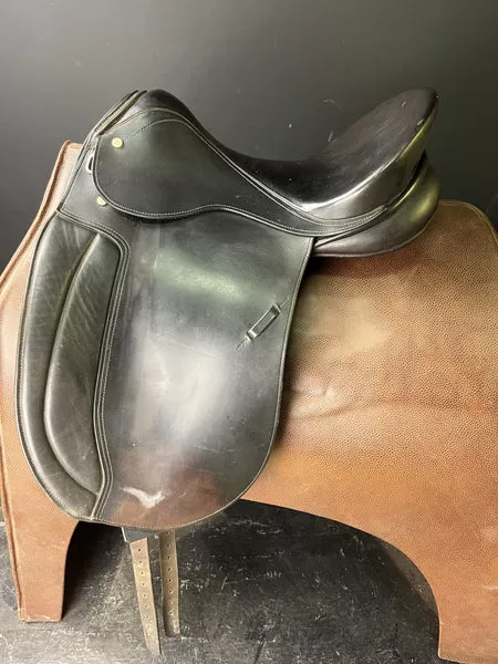 Peter Nelson Dressage Saddle 16.5