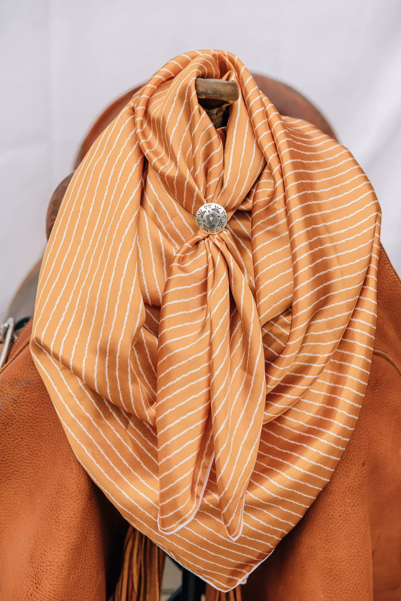 Pro Rate Equine Wild Rag, Gold Squiggle, 45"