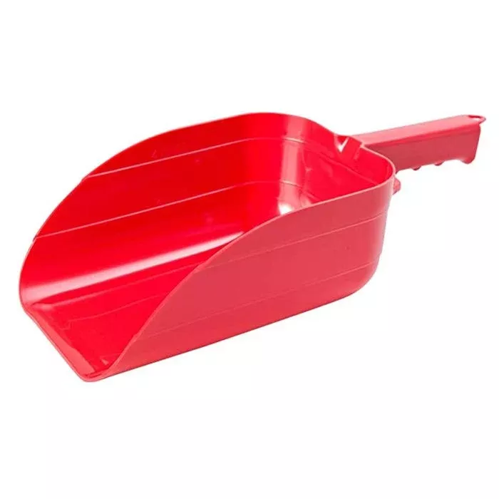 Red Plastic Feed Scoop, 5pt