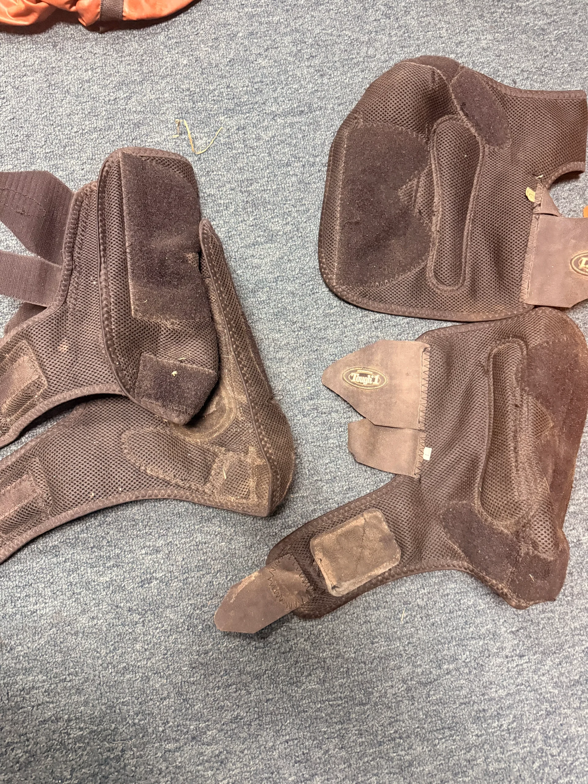set of 4 Tough1 sport boot velcro size Large