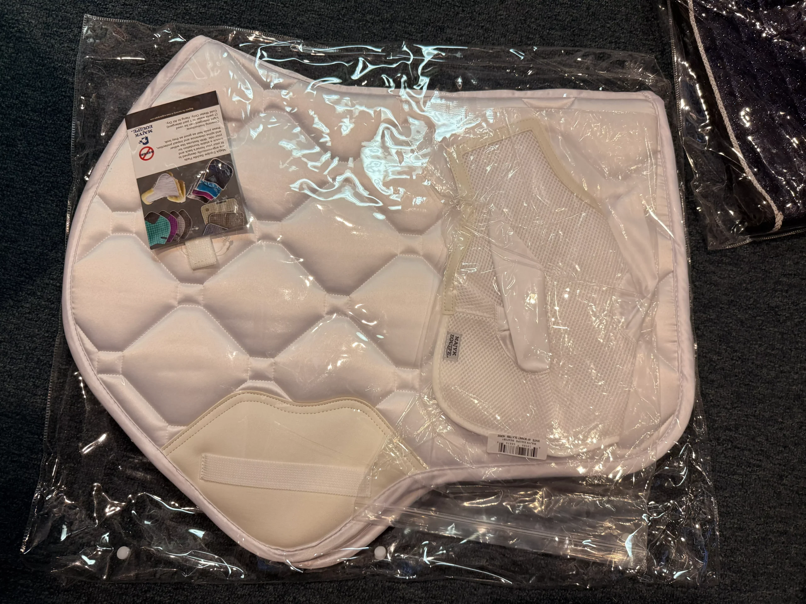 SILK TOUCH SADDLE PAD AND MATCHING BONNET by Majyk Equip