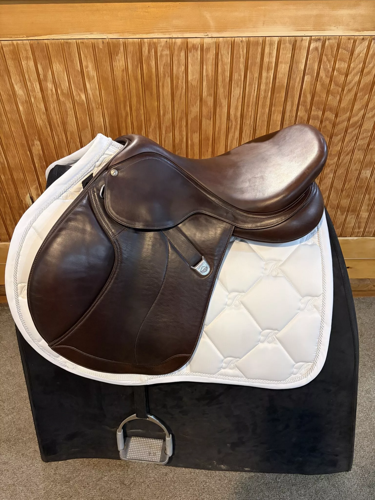 Used Bates Caprilli Close Contact w/ Luxe Leather - 17" Forward/Long Flap