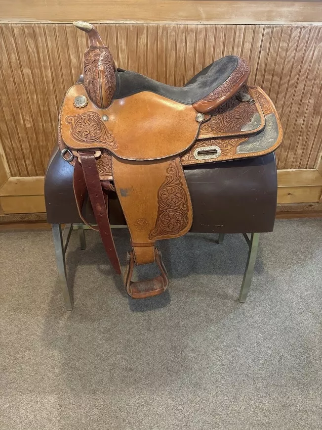 Used Circle Y Equitation - 15.5” Wide Tree