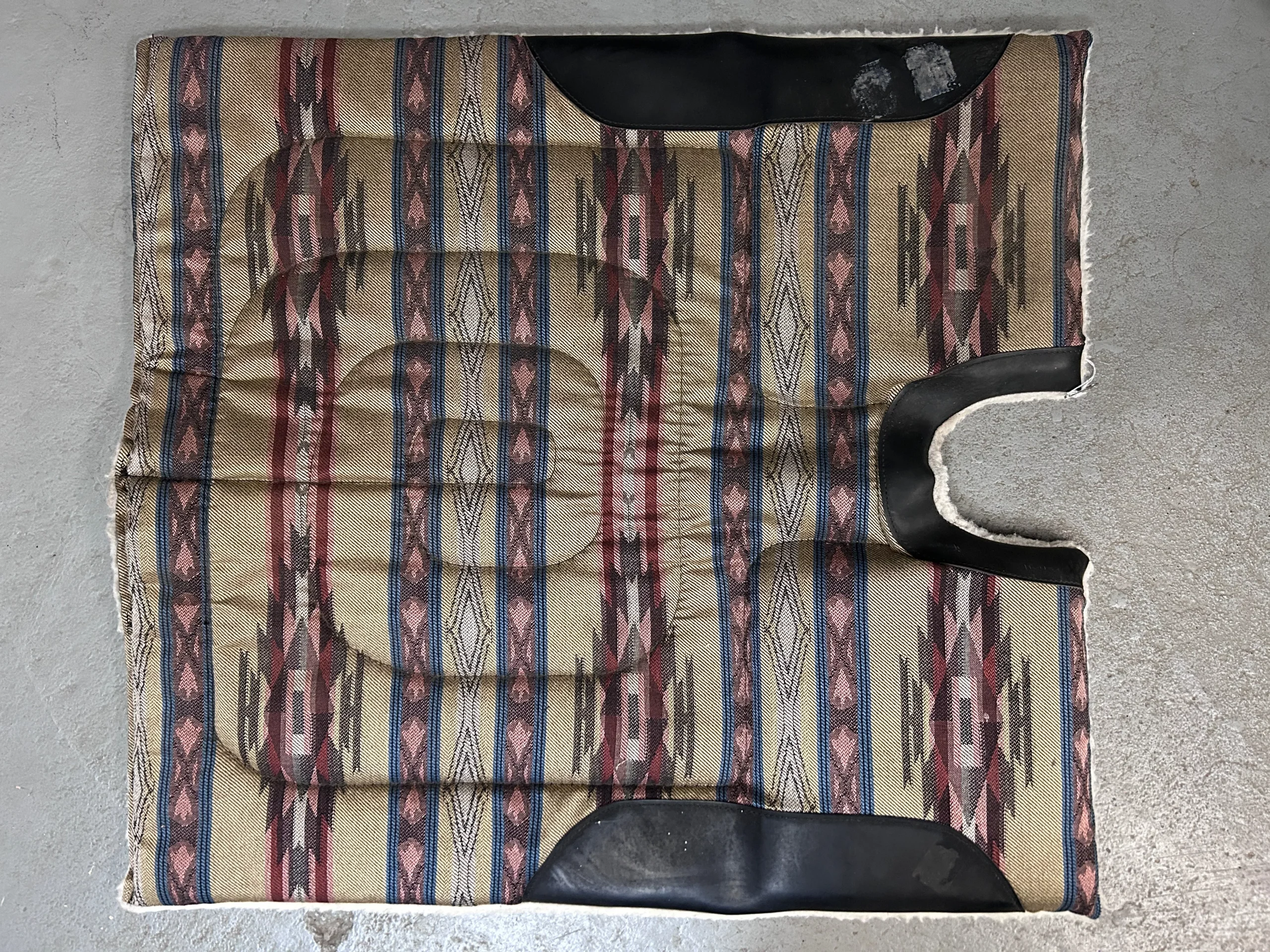 Western Cut Back Pad with Front Built Up