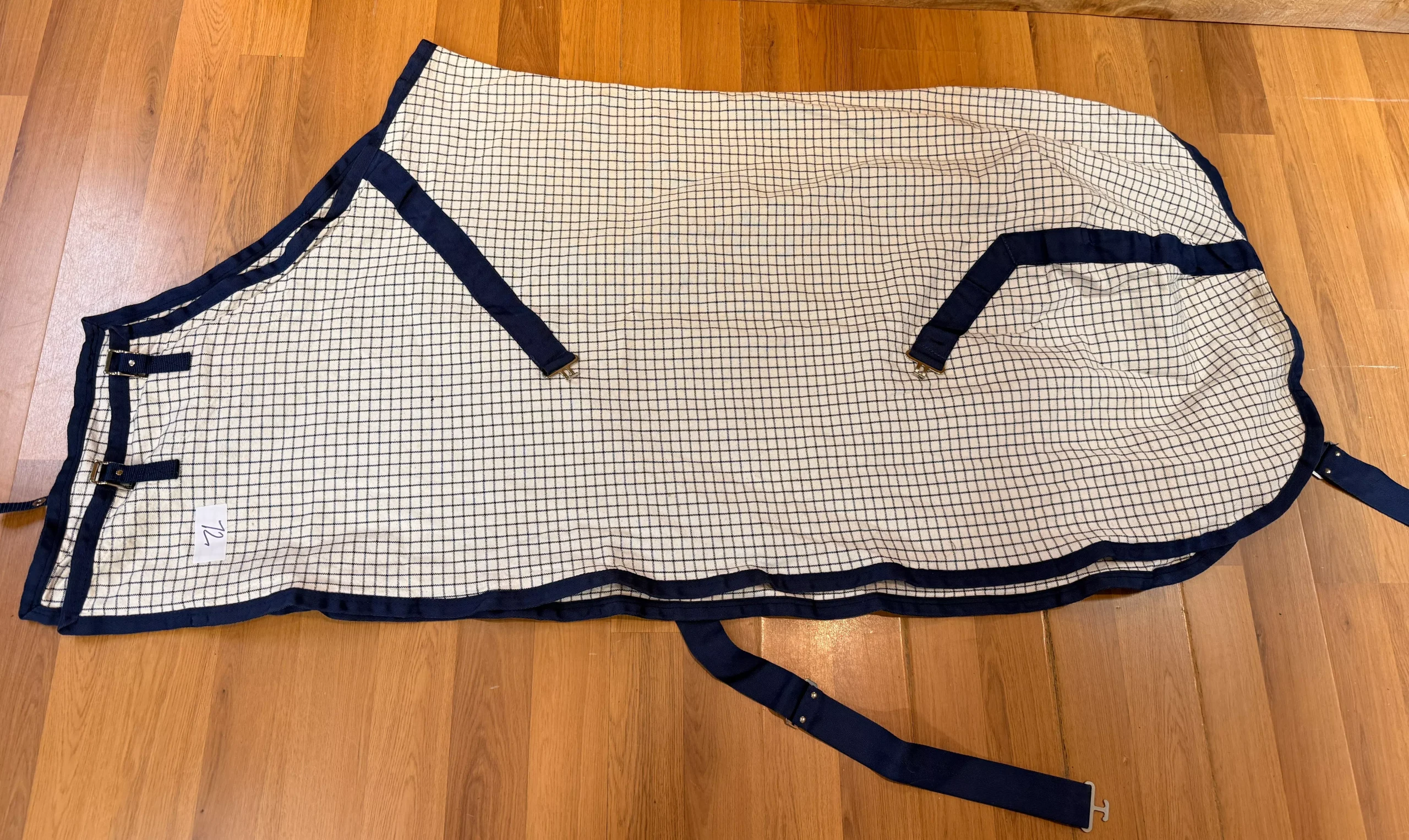 White Blue Stable Sheet