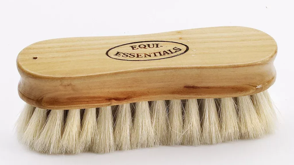 Wood Back Face - Goat Hair Bristles